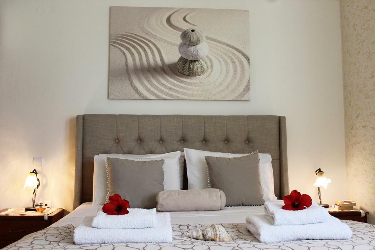 Amazing Beachfront Apartment In Hersonissos Exterior photo